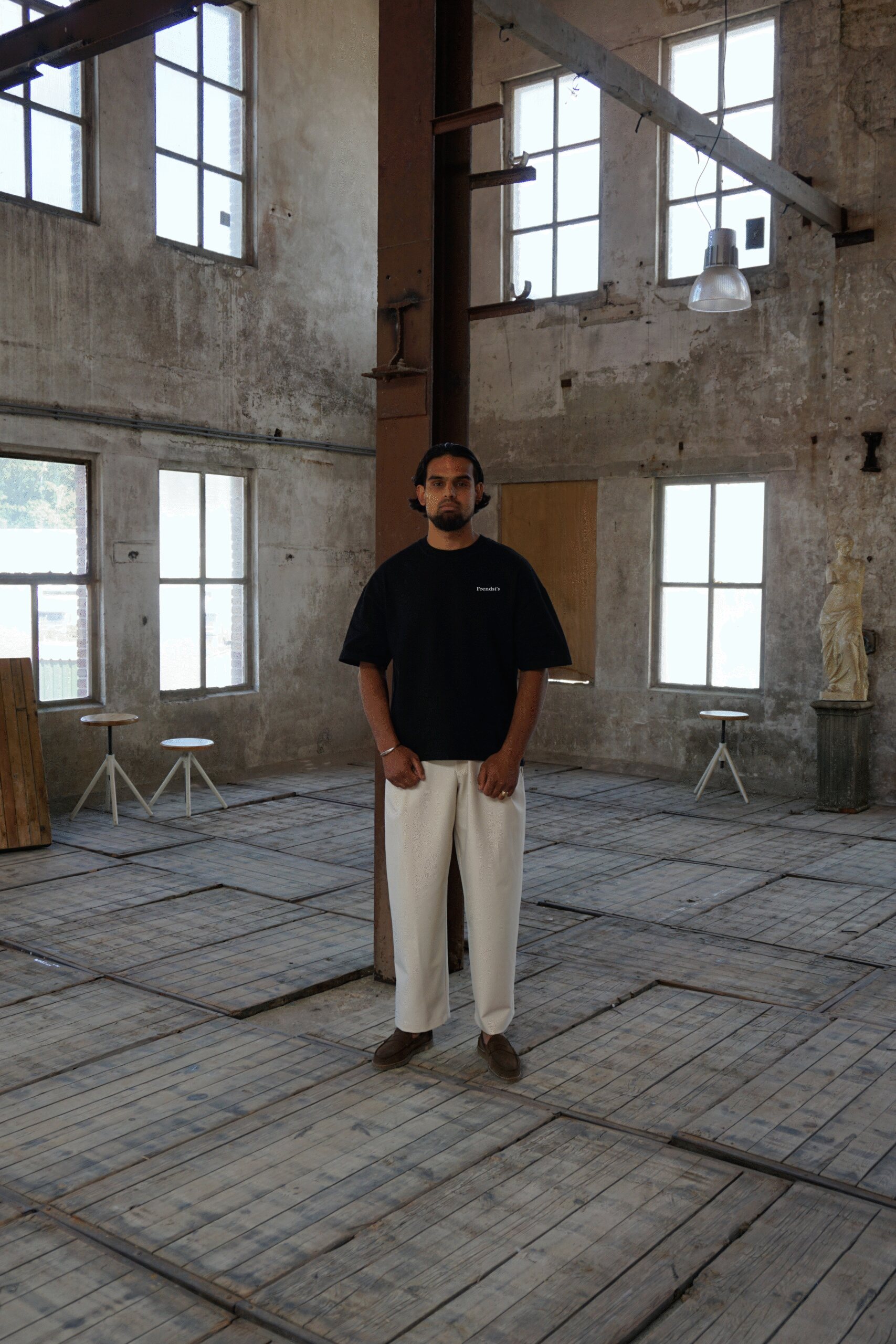 Frendsi's Reflective black boxy T-shirt